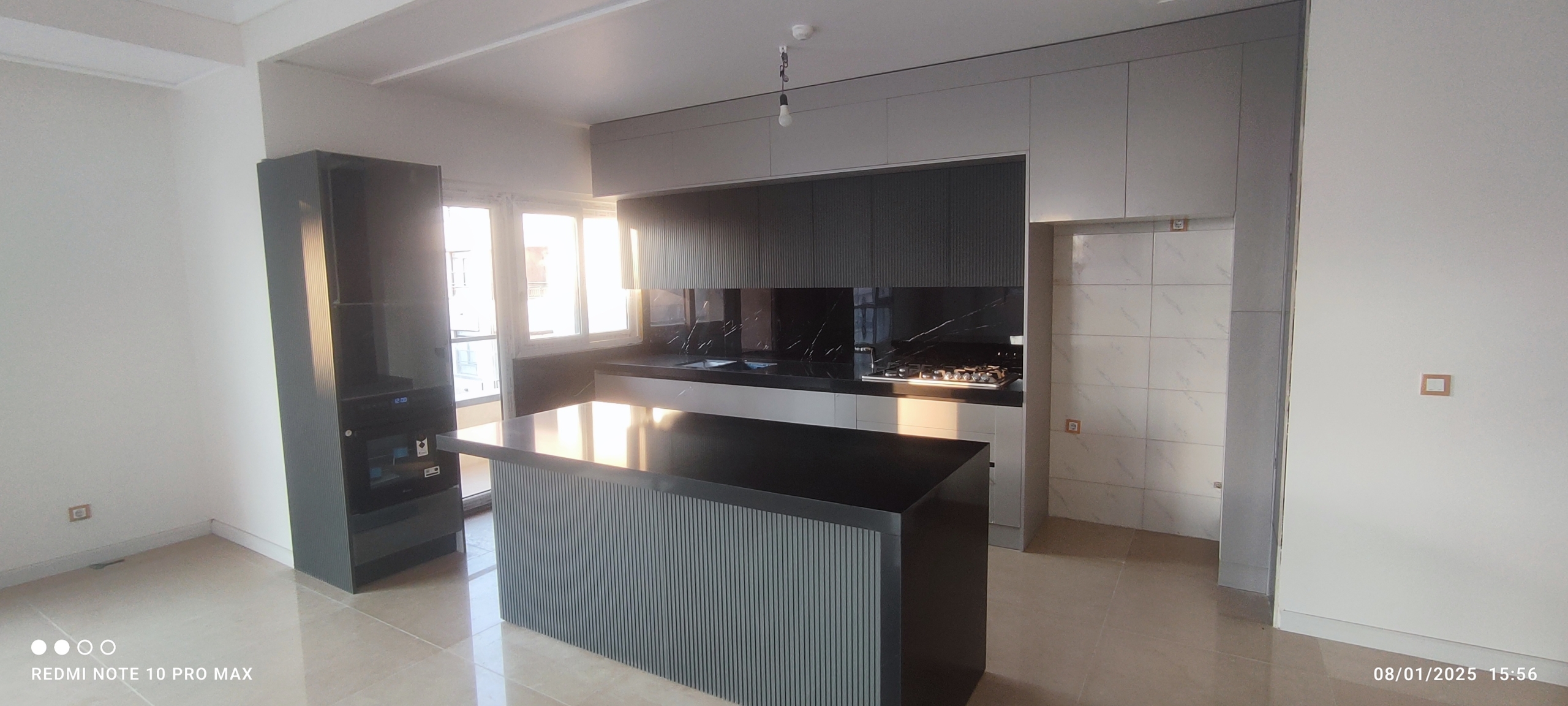 طراحی و ساخت انواع مدلهای کابینت و کمددیواری